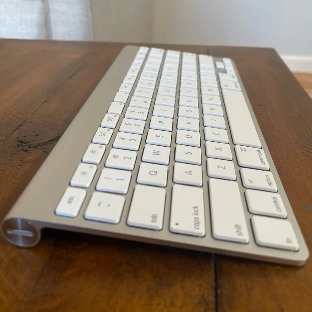 Apple Wireless Keyboard Bluetooth Battery